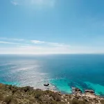 Villa Luna, exclusiva villa con vistas y acceso privado al mar en zona residencial