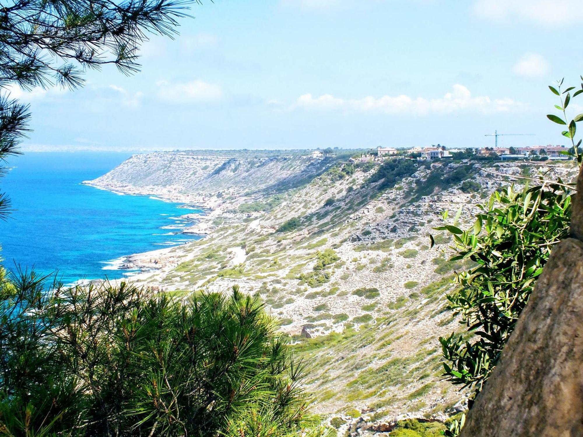 Luna, Exclusiva Con Vistas Y Acceso Privado Al Mar En Zona Residencial *
