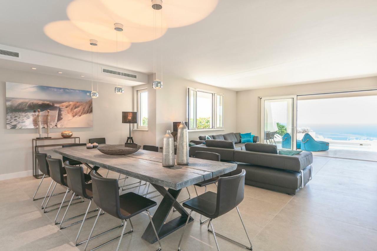 Villa Luna, Exclusiva Con Vistas Y Acceso Privado Al Mar En Zona Residencial *