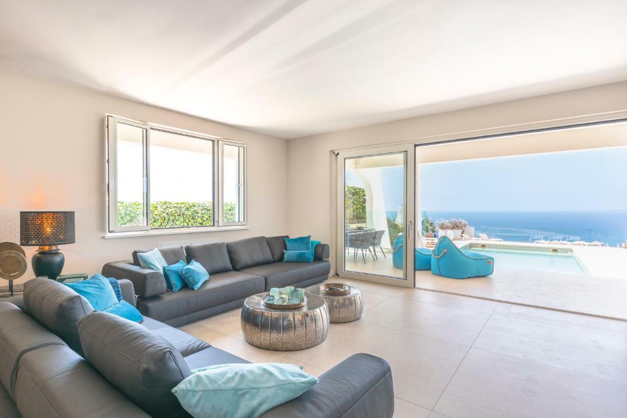 Luna, Exclusiva Con Vistas Y Acceso Privado Al Mar En Zona Residencial * Sa Torre