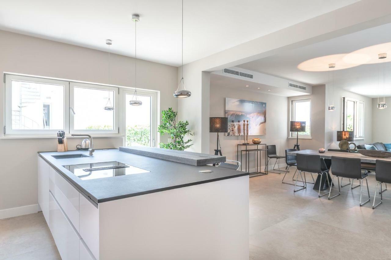 Luna, Exclusiva Con Vistas Y Acceso Privado Al Mar En Zona Residencial Villa Sa Torre