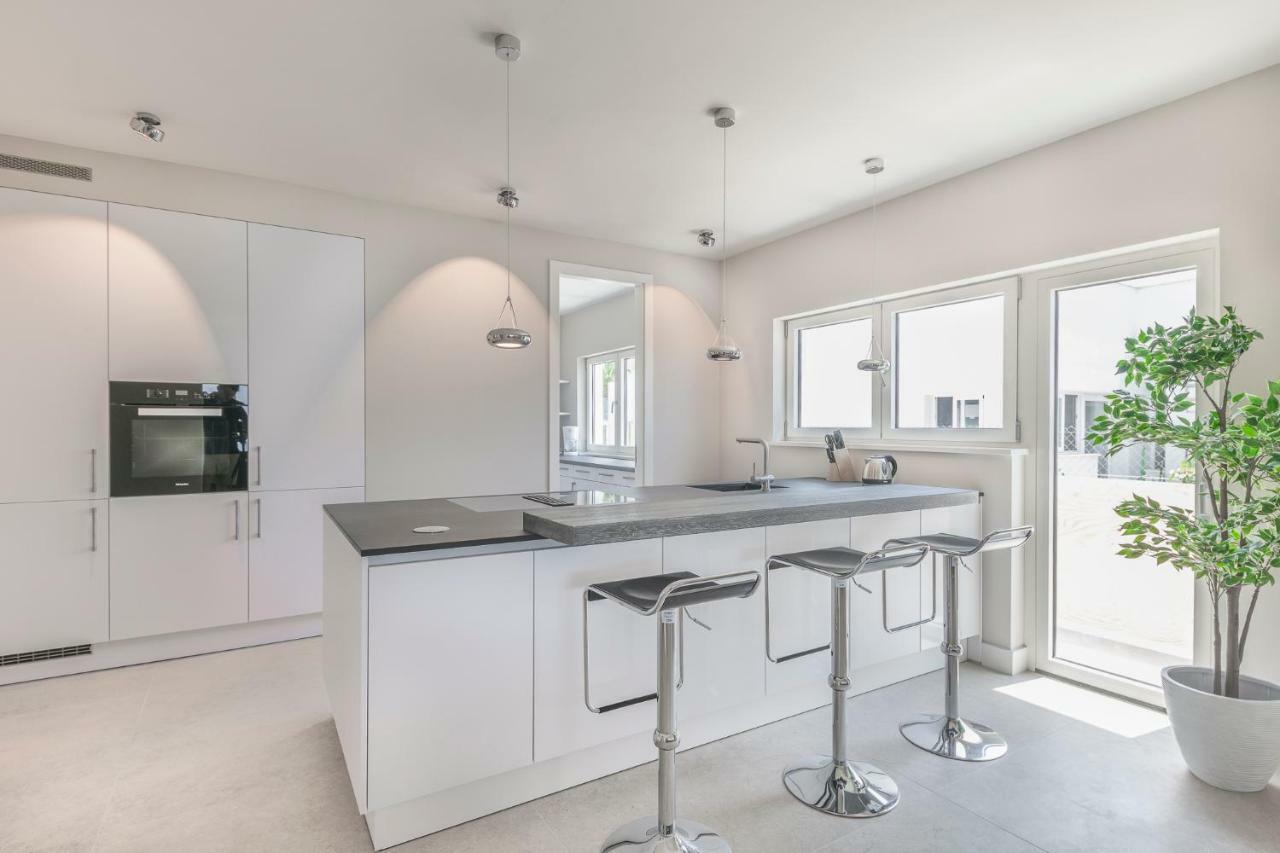Luna, Exclusiva Con Vistas Y Acceso Privado Al Mar En Zona Residencial * Sa Torre