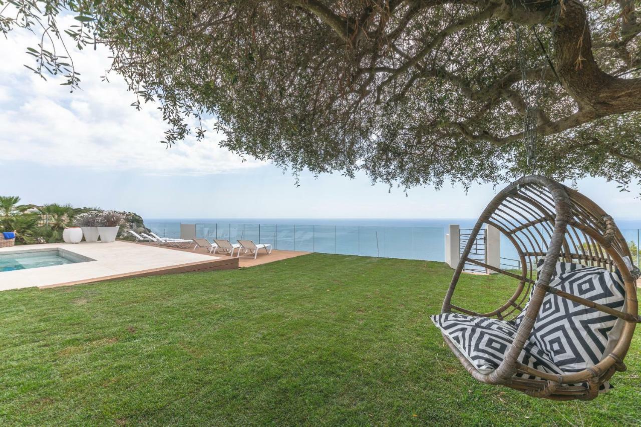 Villa Luna, Exclusiva Con Vistas Y Acceso Privado Al Mar En Zona Residencial