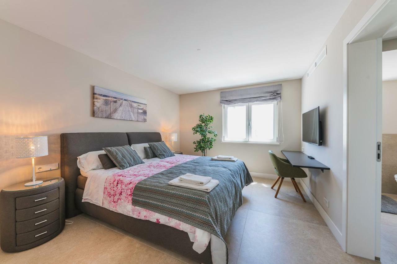 Luna, Exclusiva Con Vistas Y Acceso Privado Al Mar En Zona Residencial * Sa Torre