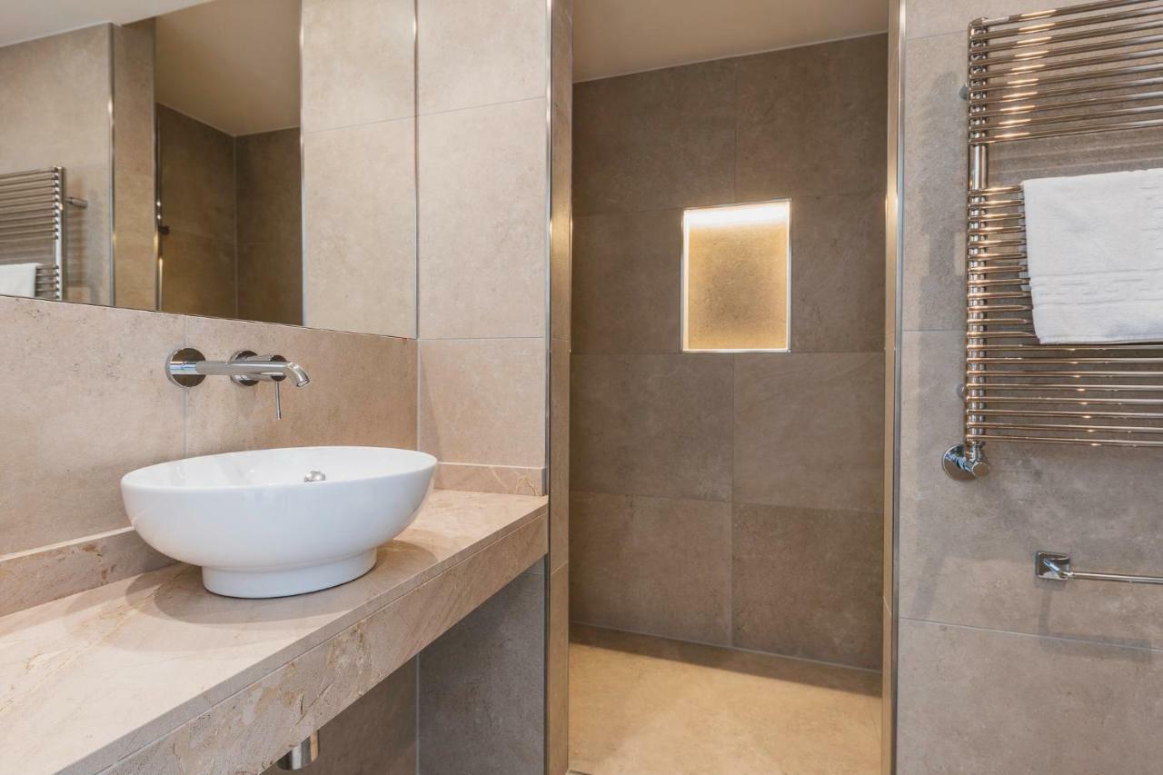 Villa Luna, Exclusiva Con Vistas Y Acceso Privado Al Mar En Zona Residencial Sa Torre