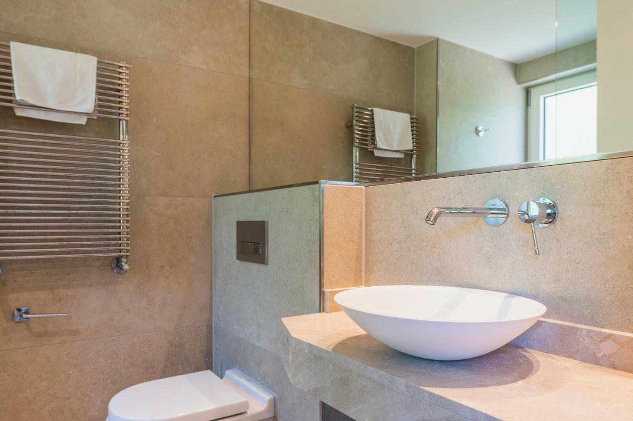 Luna, Exclusiva Con Vistas Y Acceso Privado Al Mar En Zona Residencial Villa Sa Torre